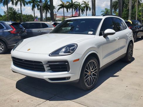 Used 2023 Porsche Cayenne AWD/4WD image 3