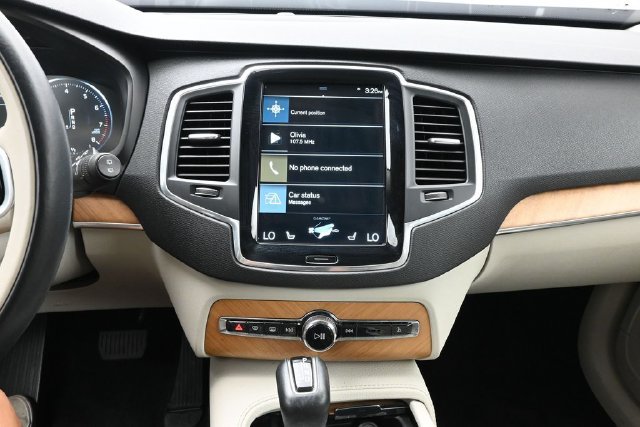 Used 2021 Volvo XC90 T6 Momentum w/ Climate Package AWD/4WD image 13