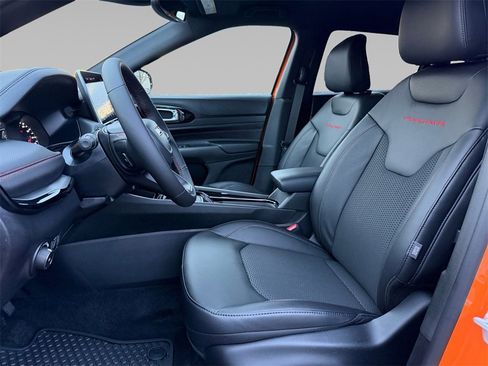 New 2026 Jeep Compass Trailhawk w/ Trailer Tow Group image 11