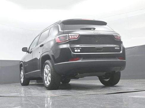 Used 2025 Jeep Compass Latitude AWD/4WD image 21