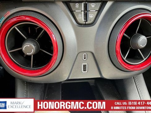 Used 2019 Chevrolet Blazer RS AWD/4WD image 16