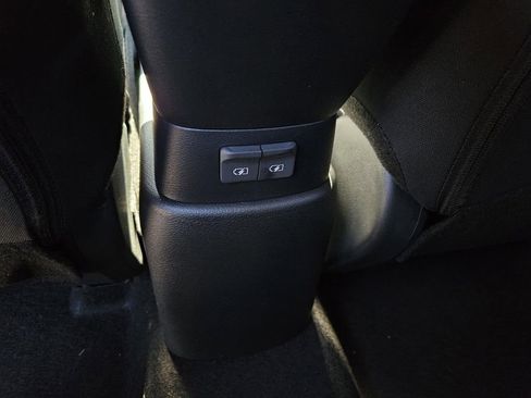 New 2025 Nissan Kicks Play S image 11