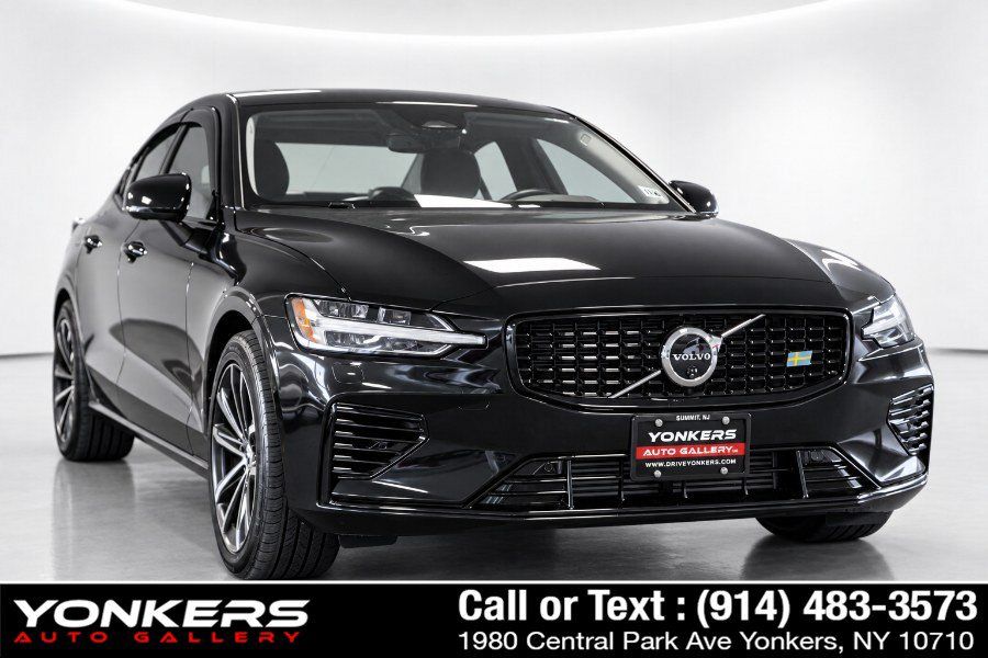 Used 2025 Volvo S60 T8 Plus AWD/4WD image 4