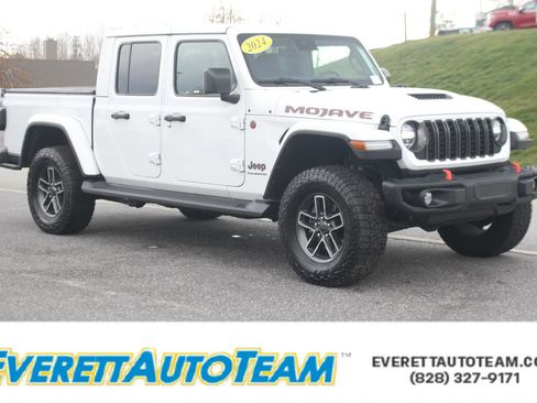 Used 2024 Jeep Gladiator Mojave image 1
