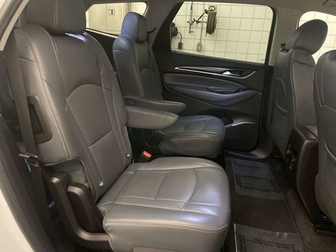 Used 2020 Buick Enclave Essence FWD image 19