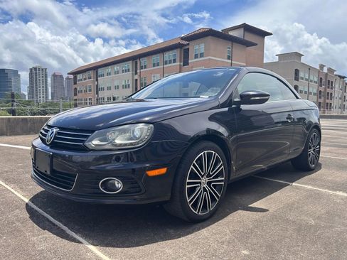 Used 2013 Volkswagen Eos FWD image 2