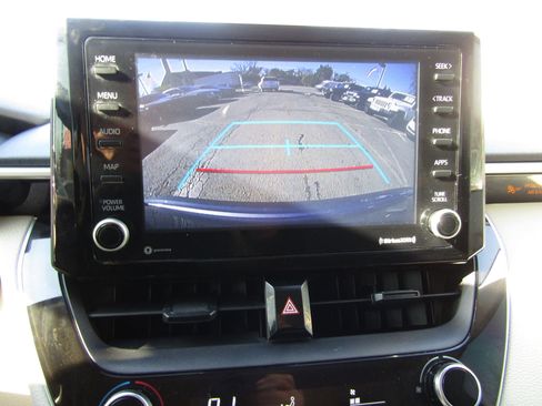 Used 2022 Toyota Corolla LE image 20