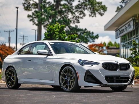 Used 2025 BMW 230i Coupe image 1