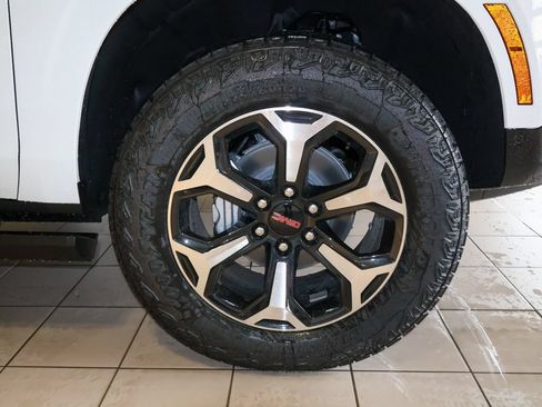 New 2026 GMC Yukon XL AT4 w/ AT4 Premium Plus Package AWD/4WD image 37