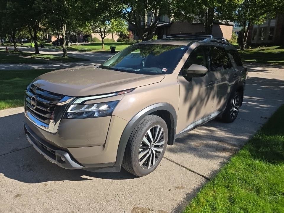 Certified 2024 Nissan Pathfinder Platinum w/ Cargo Package AWD/4WD image 3