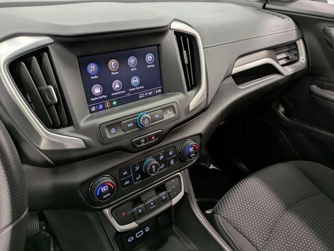 Used 2022 GMC Terrain SLE w/ Driver Convenience Package image 10