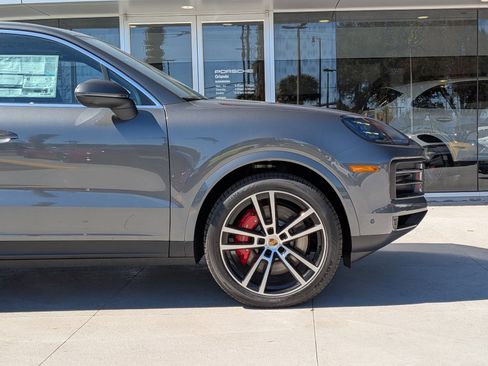 New 2026 Porsche Cayenne S image 11