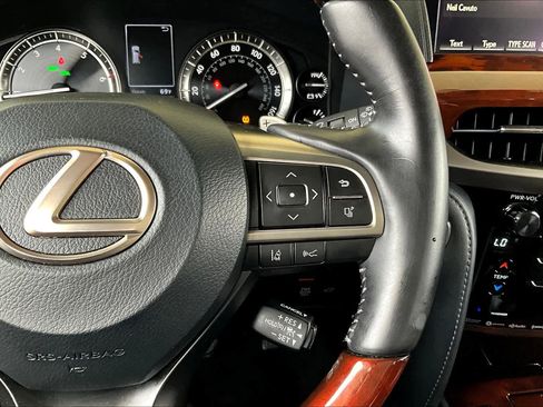 Used 2020 Lexus LX 570 4WD w/ Luxury Package image 25