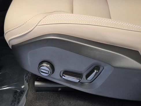 New 2026 Volvo XC90 B6 Plus w/ Protection Package Premier AWD/4WD image 8