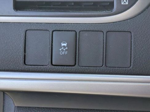 Used 2012 Toyota Camry SE FWD image 11