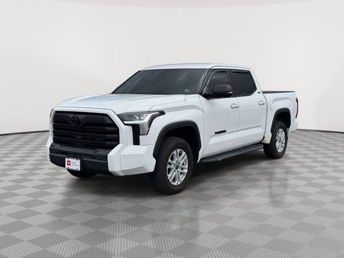Used 2023 Toyota Tundra SR5 w/ SR5 Premium Package image 3
