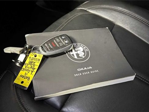 Used 2019 Alfa Romeo Giulia w/ Quick Order Package 22K Sport image 31