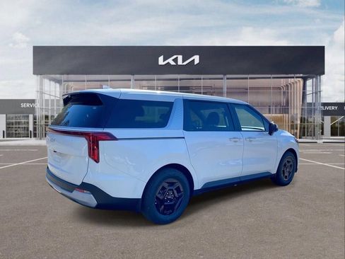 New 2026 Kia Carnival FWD image 7