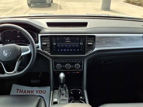 Used 2023 Volkswagen Atlas Cross Sport SE w/ Panoramic Sunroof Package image 28