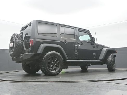 Used 2016 Jeep Wrangler Unlimited Rubicon w/ Connectivity Group AWD/4WD image 30