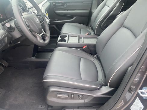 Certified 2026 Honda Odyssey Touring image 11