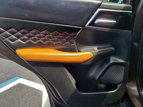 Used 2022 Mitsubishi Outlander SEL image 11