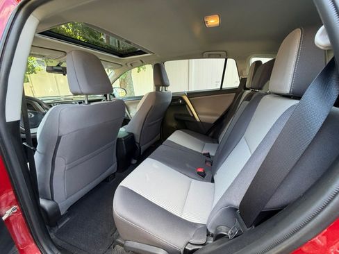 Used 2015 Toyota RAV4 XLE AWD/4WD image 10