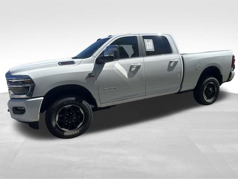 Used 2026 RAM 2500 Laramie AWD/4WD image 17