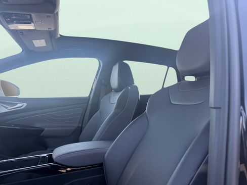 Used 2023 Volkswagen ID.4 Pro S image 10