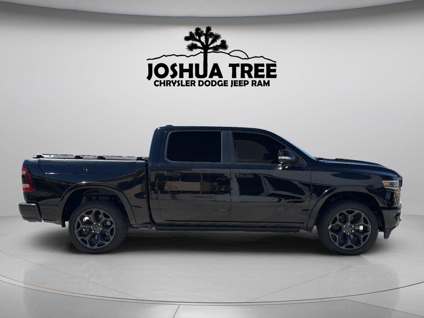 Used 2020 RAM 1500 Limited w/ Black Appearance Package AWD/4WD image 8