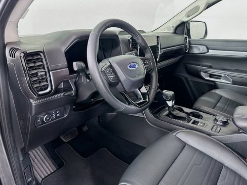 Used 2025 Ford Ranger Lariat w/ FX4 Off-Road Package AWD/4WD image 9