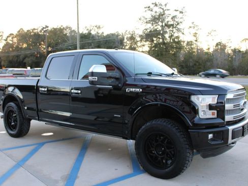 Used 2017 Ford F150 Platinum w/ Equipment Group 701A Luxury image 6