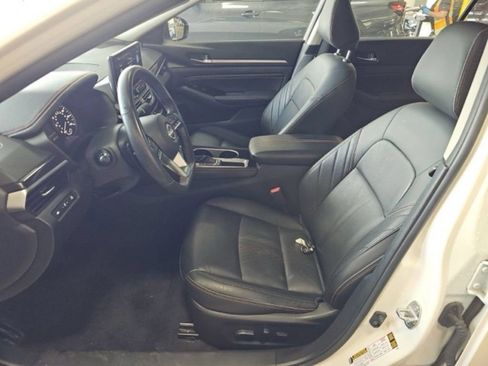Used 2023 Nissan Altima 2.5 SR w/ SR Premium Package FWD image 8