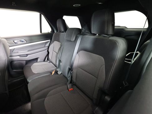 Used 2018 Ford Explorer XLT w/ Equipment Group 201A image 15