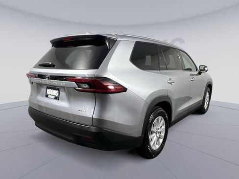 Used 2025 Toyota Grand Highlander FWD image 11