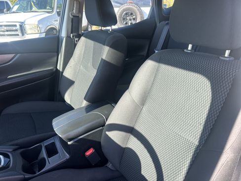 Used 2018 Nissan Rogue Sport S FWD image 17