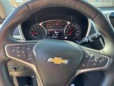 Used 2024 Chevrolet Equinox LT AWD/4WD image 14