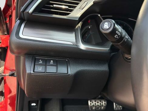 Used 2019 Honda Civic Touring image 29