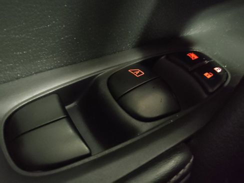 Used 2017 Nissan Rogue S FWD image 27