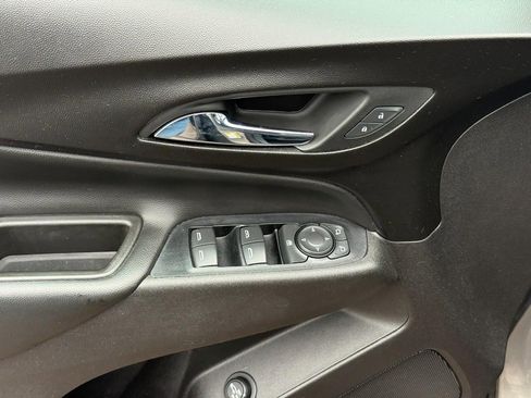 Used 2019 Chevrolet Equinox LT FWD image 17