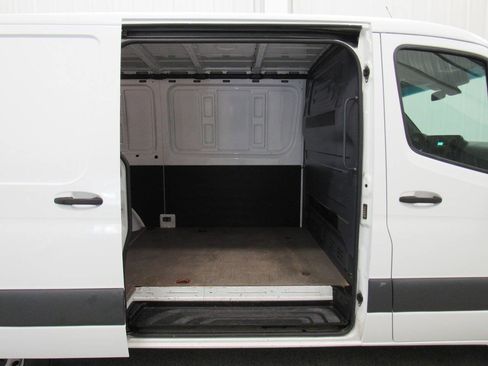 Used 2020 Mercedes-Benz Sprinter 2500 image 20