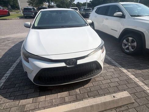 Used 2021 Toyota Corolla LE FWD image 4