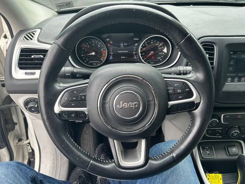 Used 2018 Jeep Compass Latitude w/ Popular Equipment Group FWD image 13