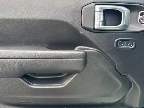 Used 2024 Jeep Wrangler Sport S image 11