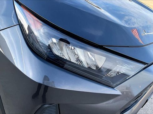 Used 2021 Toyota RAV4 LE image 24
