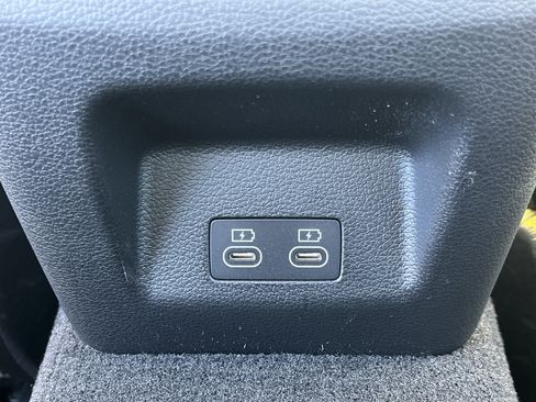 Used 2026 Genesis G70 2.5T image 19