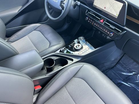 Certified 2024 Kia Niro Wind image 16