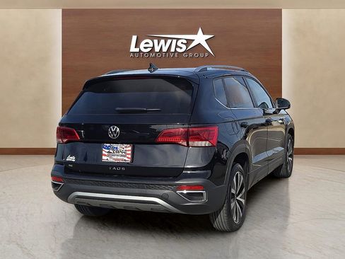 Used 2024 Volkswagen Taos SE image 4