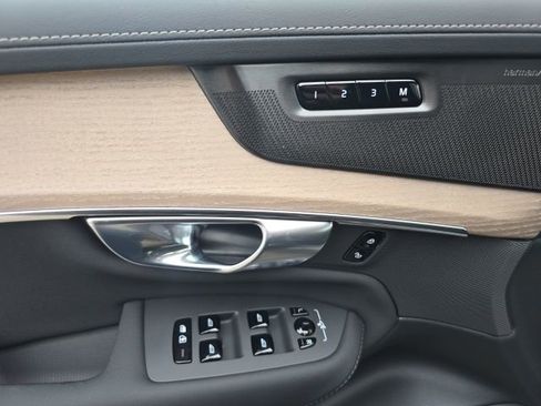 New 2026 Volvo XC90 B6 Plus w/ Protection Package Premier image 23