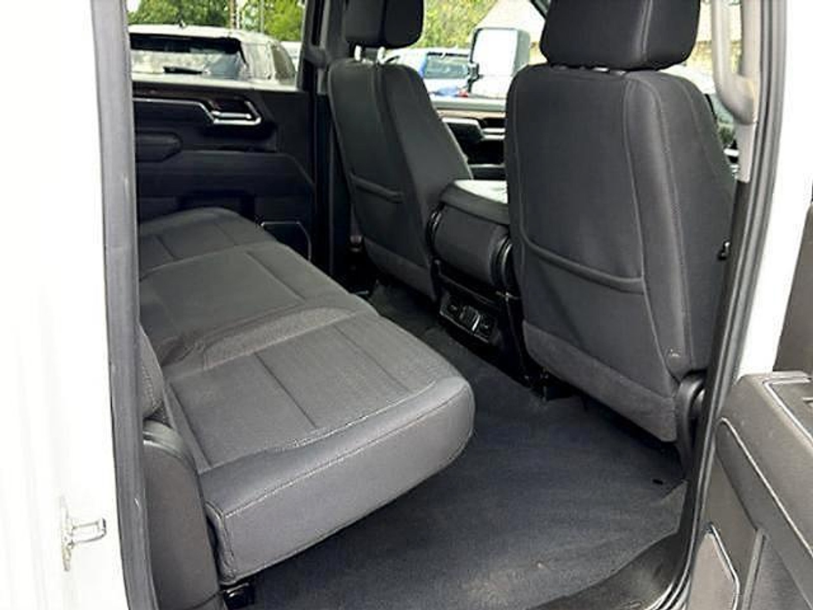 Used 2025 Chevrolet Silverado 2500 LT w/ Safety Package AWD/4WD image 9